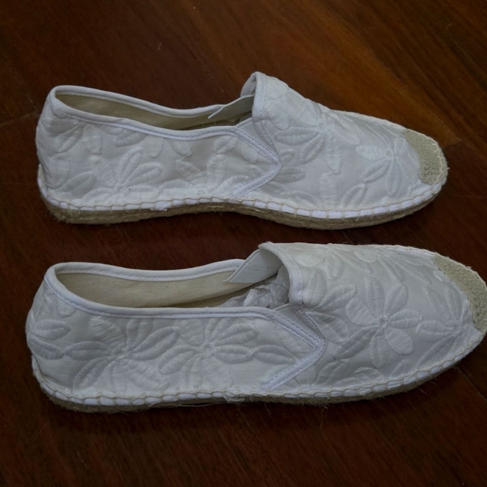 White Floral Espadrille Shoes Size 9